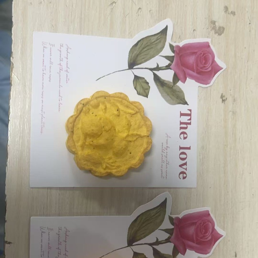 Mid-Autumn Festival 3D Mooncake-Shaped Plantable Seed Paper Card for Holiday Gifting
